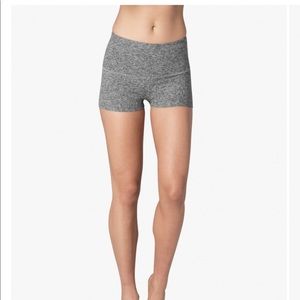 Beyond yoga circuit shorts